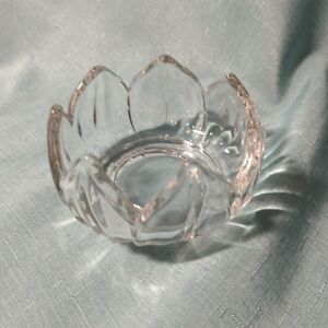 BEAUTIFUL VINTAGE 4" TULIP SHAPED GLASS CRYSTAL BOWL/CANDY DISH